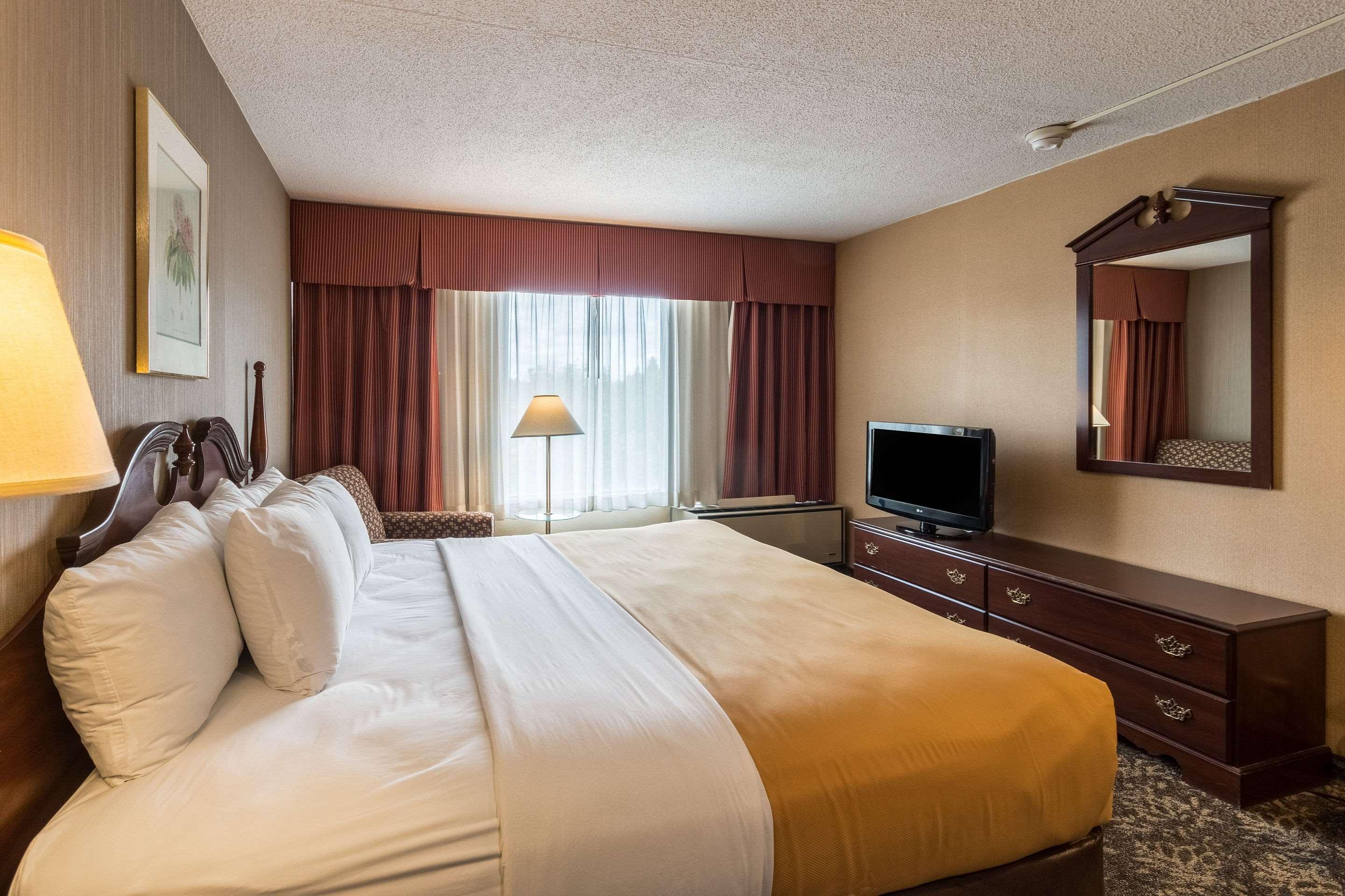 Suburban Extended Stay Hotel Fairmont Exterior foto